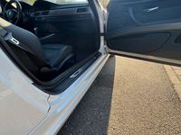 Gebraucht BMW 325 Cabriolet M Sport 204 PS (150 kW) 2011 Weiß Cabrio