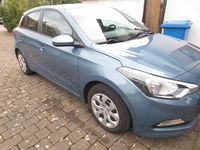 Gebraucht Hyundai i20 84 PS (61 kW) 2017 Blau Limousine
