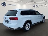 Gebraucht VW Passat Alltrack 200 PS (147 kW) 2023 Gletscherweiß metallic Kombi
