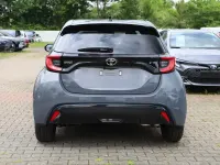 Neu Toyota Yaris Lounge 131 PS (96 kW) 2026 Schwarz Kleinwagen