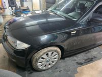 Gebraucht BMW 116 122 PS (89 kW) 2009 Schwarz Kleinwagen