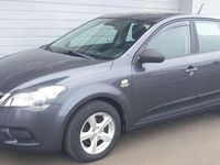 Gebraucht Kia Ceed GT Comfort 109 PS (80 kW) 2011 Gomeragrau met. Kleinwagen
