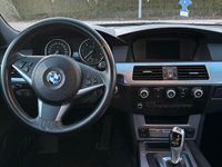 Gebraucht BMW 525 197 PS (144 kW) 2008 Grau Kombi