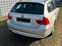 Gebraucht BMW 320 163 PS (119 kW) 2006 Silber Kombi