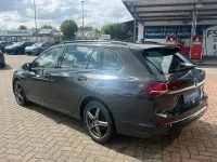 Gebraucht VW Golf VIII Life 116 PS (85 kW) 2024 Uranograu Kombi