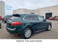Gebraucht Porsche Cayenne 239 PS (175 kW) 2010 Jetgruen SUV