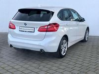 Gebraucht BMW 225 Active Tourer Advantage 231 PS (169 kW) 2018 Weiß Van / Kleinbus