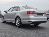 Gebraucht VW Jetta Highline 140 PS (102 kW) 2013 Silber Limousine