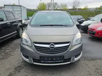 Gebraucht Opel Meriva drive 140 PS (102 kW) 2016 Muskatgrau/muskat braun(m2) Van / Kleinbus