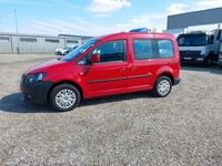 Second-hand VW Caddy Team 109 CP (80 kW) 2015 Roșu Monovolum