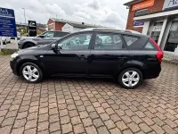 Usado Kia Ceed 90 CV (66 kW) 2012 Negro Utilitario