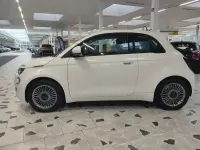 Gebraucht Fiat 500e 86 kW (118 PS) 2023 Colore esterno (arktis weiß) Kleinwagen