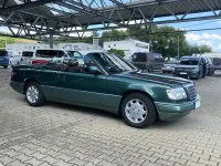 Gebraucht Mercedes E220 150 PS (110 kW) 1994 Grün Cabrio