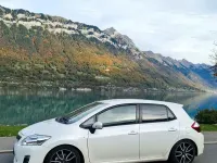 Gebraucht Toyota Auris Hybrid 136 PS (100 kW) 2012 Weiß Limousine