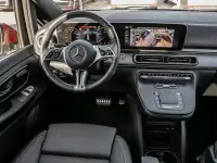 Gebraucht Mercedes V300 Avantgarde 237 PS (174 kW) 2025 Hyazinthrot Van / Kleinbus