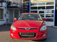 Gebraucht Hyundai i30 Comfort 116 PS (85 kW) 2008 Rot Kleinwagen