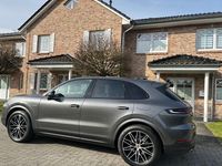 Gebraucht Porsche Cayenne 470 PS (345 kW) 2023 Grau SUV