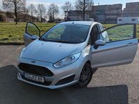 Gebraucht Ford Fiesta Titanium 80 PS (58 kW) 2016 Silber Kleinwagen