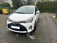 Gebraucht Toyota Yaris 99 PS (72 kW) 2016 Weiß Kleinwagen