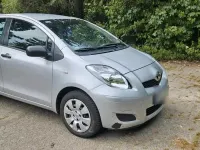 Gebraucht Toyota Yaris 99 PS (72 kW) 2011 Silber Kleinwagen