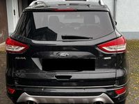 Gebraucht Ford Kuga Titanium 150 PS (110 kW) 2015 Schwarz SUV