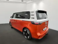 Gebraucht VW ID. Buzz Pro 150 kW (204 PS) 2024 Candy weiss/energetic orange m Van / Kleinbus