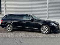 Gebraucht Mercedes E220 Avantgarde 170 PS (125 kW) 2013 Schwarz Kombi