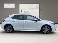Gebraucht Toyota Corolla Hybrid Team 122 PS (89 kW) 2023 Weiß Limousine