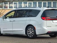 Second-hand Chrysler Pacifica 260 CP (191 kW) 2024 Alb Monovolum