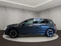 Neu VW Golf VIII R-line 150 PS (110 kW) 2026 Delfingrau metallic Limousine