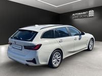 Gebraucht BMW 330e Advantage 292 PS (214 kW) 2022 Weiß Kombi