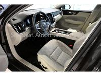 Gebraucht Volvo V60 Core 163 PS (119 kW) 2024 Grau Kombi