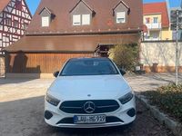 Gebraucht Mercedes A220 190 PS (139 kW) 2024 Weiß Limousine