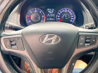 Gebraucht Hyundai i40 Premium 116 PS (85 kW) 2016 Silber Kombi