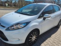 Gebraucht Ford Fiesta 60 PS (44 kW) 2011 Weiß Kleinwagen