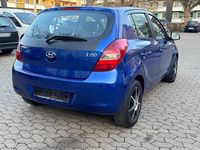 Gebraucht Hyundai i20 76 PS (55 kW) 2009 Blau Kleinwagen