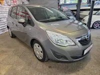 Gebraucht Opel Meriva Edition 101 PS (74 kW) 2012 Muskatgrau/pepperdust (metallic) Van / Kleinbus