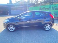 Gebraucht Ford Fiesta Celebration 101 PS (74 kW) 2017 Blau Kleinwagen