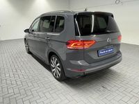 Gebraucht VW Touran Highline 150 PS (110 kW) 2022 Grau (delfingraumet.) Van / Kleinbus