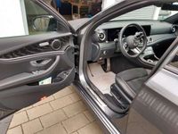 gebraucht Mercedes E300 E4Matic 9G-TRONIC AMG LinePano AHKDist