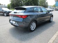 Neu Seat Leon 150 PS (110 kW) 2025 Grau Limousine