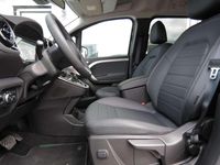 Neu Mercedes 180 131 PS (96 kW) 2025 Chromitgrau metallic Limousine