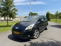Gebraucht Peugeot 5008 156 PS (114 kW) 2013 Grau Van / Kleinbus
