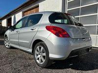 Gebraucht Peugeot 308 Access 120 PS (88 kW) 2010 Silber Limousine
