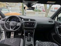 Gebraucht VW Tiguan R-line 150 PS (110 kW) 2024 Weiß SUV