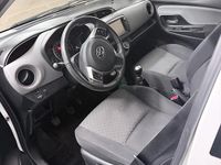 Gebraucht Toyota Yaris 99 PS (72 kW) 2014 Weiß Kleinwagen