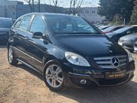 Gebraucht Mercedes B180 116 PS (85 kW) 2011 Schwarz Van / Kleinbus