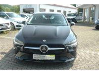 Gebraucht Mercedes CLA200 Shooting Brake 150 PS (110 kW) 2023 Schwarz Kombi