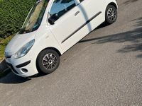Gebraucht Hyundai i10 67 PS (49 kW) 2011 Weiß Kleinwagen