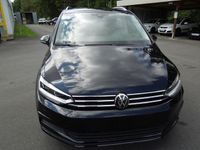 Neu VW Touran 150 PS (110 kW) 2025 Schwarz Van / Kleinbus